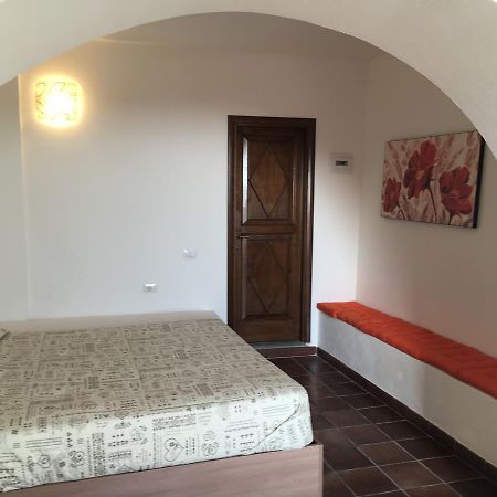 Montemarcello Room And Bathroom Амеля Екстериор снимка